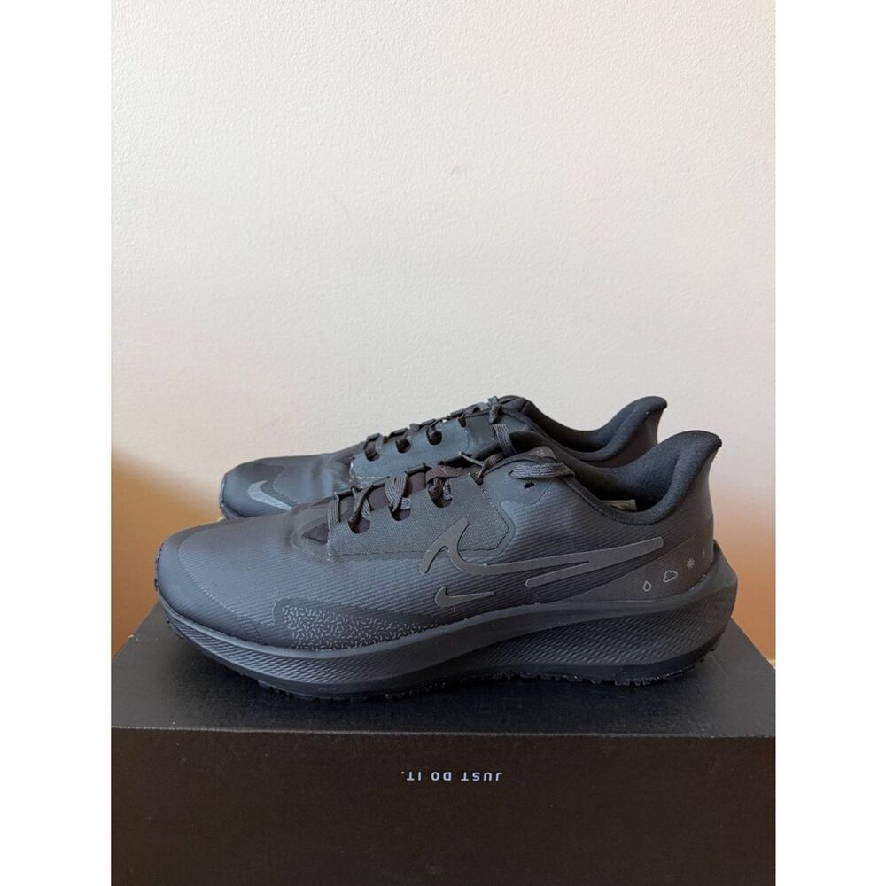 Nike Air Zoom Pegasus Shield Black DO7626-001 Women’s Size 10.5 - Picture 2 of 6
